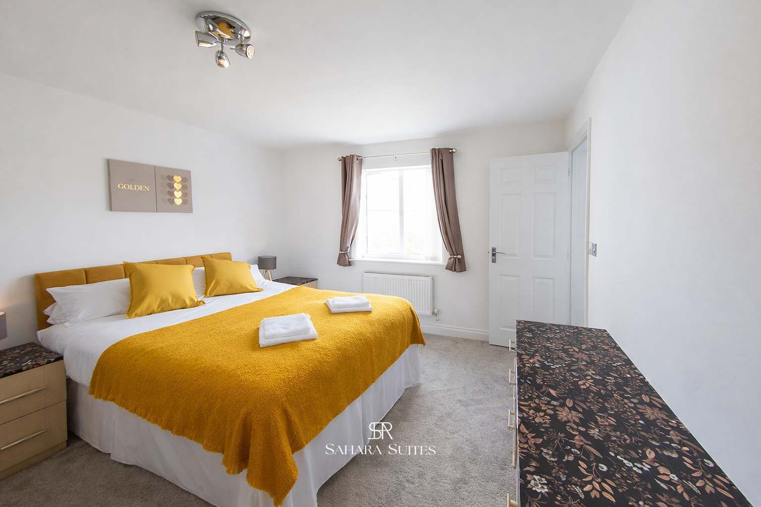 5 bedrooms, iron/ironing board, WiFi, bed sheets