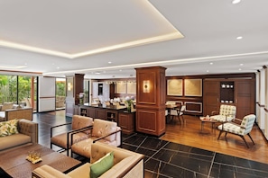 Apartment | 1 bedroom - Luxury Suite w City Views Pool Close to Beach (Candolim)