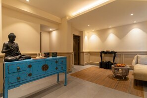 Apartment - Luxury Suite w City Views Pool Close to Beach (Candolim)