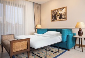 Apartment - Chic Suite w Pool Access 1km From Candolim Beach (Candolim)