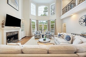 Smart TV - AMAZING 5BR Seabrook Getaway, Pet friendly, Marsh Views, Club Access! (Seabrook Island)