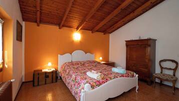 Lit parapluie, Wi-Fi gratuit, draps fournis