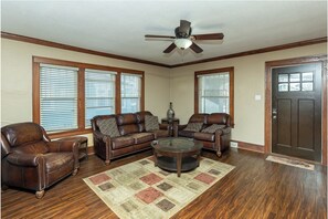 Nicht klassifiziertes Bild, 2 von 32, Schaltfläche