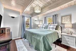 3 Schlafzimmer, Schreibtisch, Bügeleisen/Bügelbrett, WLAN