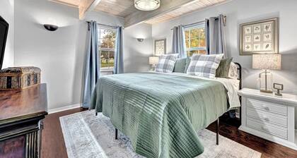 The Oak Cottage- Charming Downtown Retreat in the Heart of Siloam Springs