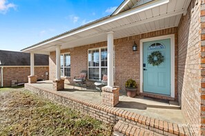 Terrace/patio - Northridge Family Retreat (Van Buren)