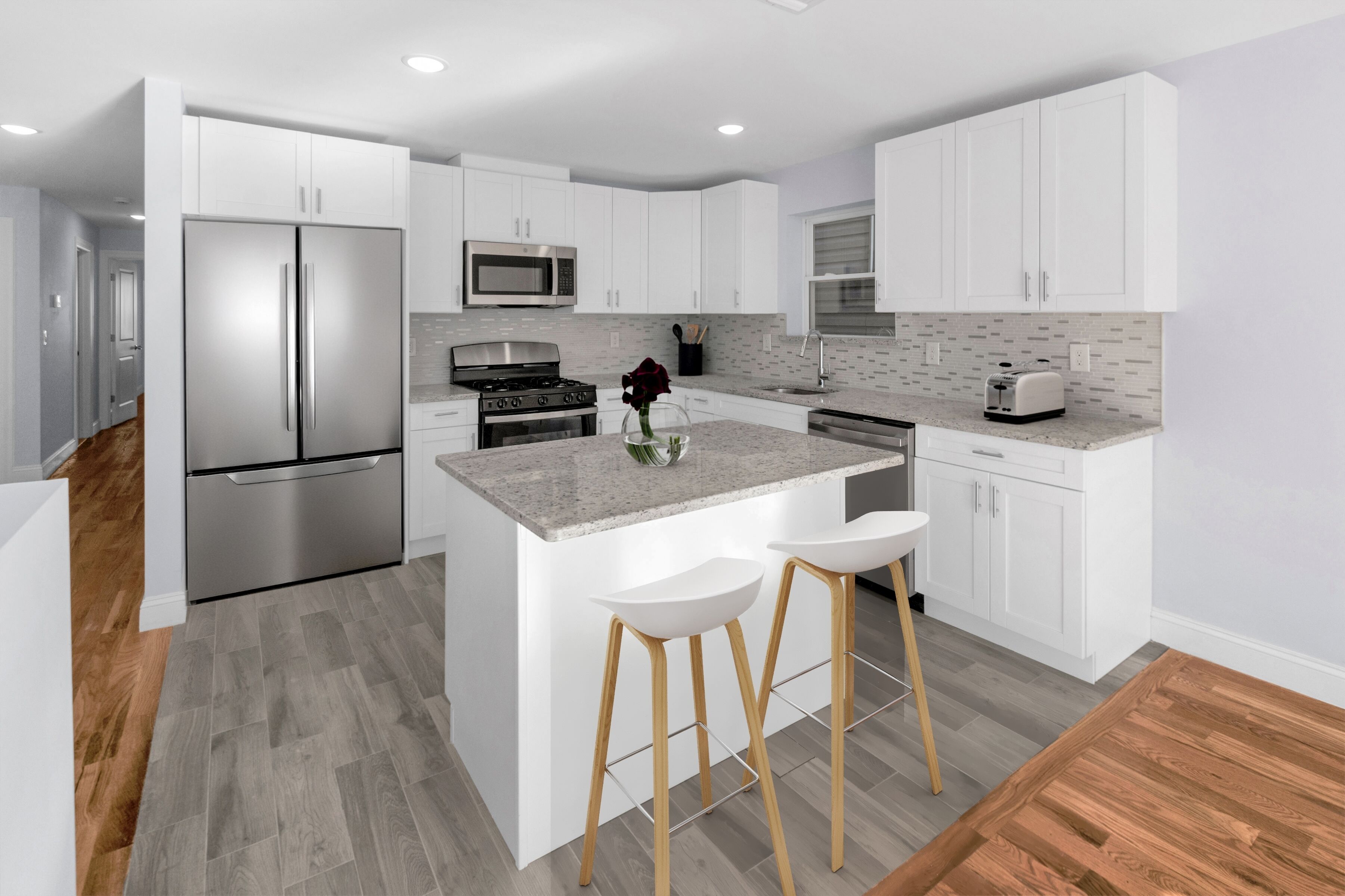 Kjøleskap, mikrobølgeovn, ovn og kokeplater