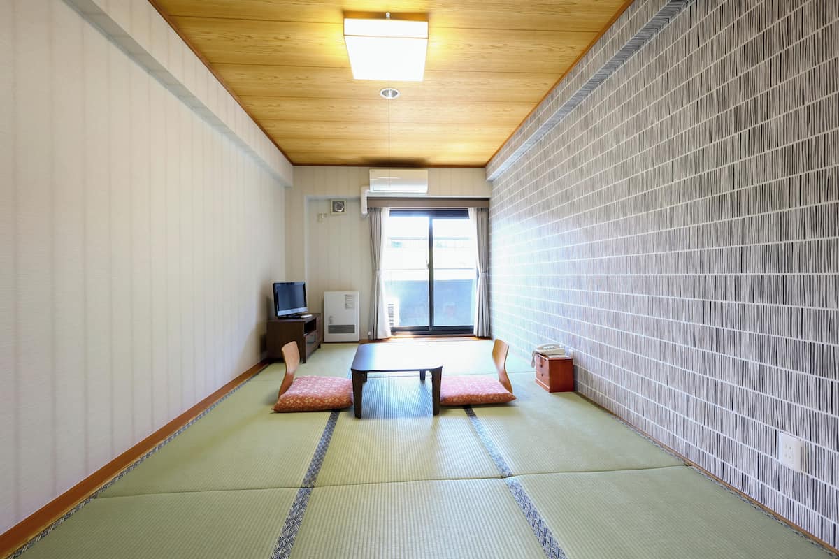 Basic Twin Room, Balcony, Garden View | Desk, free WiFi, bed sheets