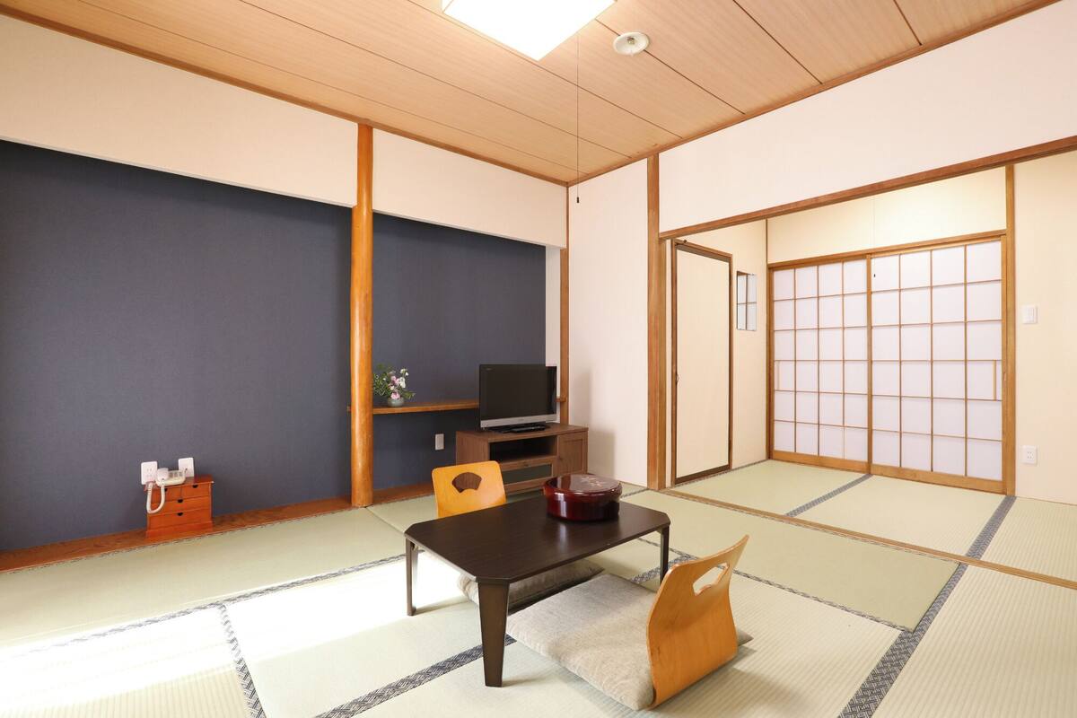 Basic Twin Room, Balcony, Garden View | Desk, free WiFi