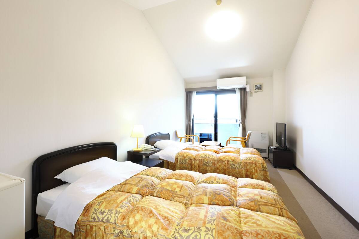 Desk, free WiFi, bed sheets