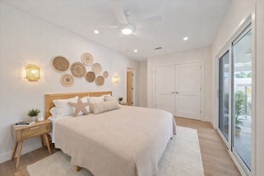 3 bedrooms, iron/ironing board, free WiFi, bed sheets - Walkable Arlington Park Retreat + Pool + Sleeps 6 (Sarasota)