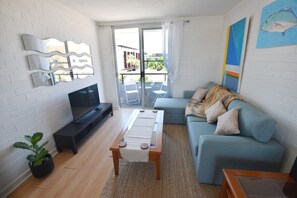 Smart TV - Fabulous Fremantle Apartment! (Fremantle)