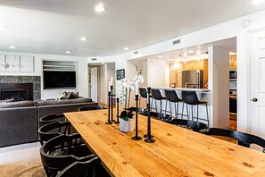 Dining - Central Location • Walk to Lifts • Hot Tub • Sauna (Park City)