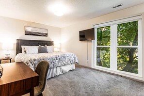 WiFi, bed sheets - Central Location • Walk to Lifts • Hot Tub • Sauna (Park City)