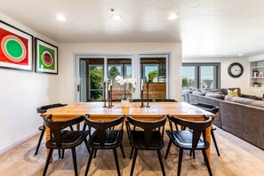 Dining - Central Location • Walk to Lifts • Hot Tub • Sauna (Park City)