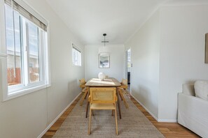 Dining - Hollywood Gem - 3BR House with Free Parking and Outdoor Space (Los Angeles)