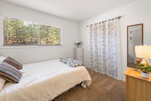 2 dormitorios, tabla de planchar con plancha, wifi gratis y ropa de cama