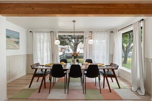 Dining - The Golden Saguaro | Stylish home w Casita (Phoenix)