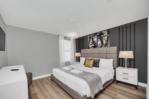 9 bedrooms, iron/ironing board, free WiFi, bed sheets - Luxury 9BR Villa/ Themed Rooms/ Private Pool/ Game room (Davenport)