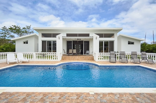3-Bed Villa in Sosua Ocean Village – Pool, Guest House, near Santa Fe