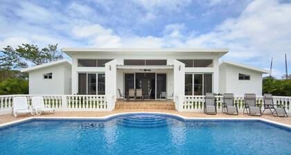 3-Bed Villa in Sosua Ocean Village â Pool, Guest House, near Santa Fe