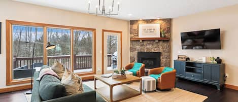 Smart TV y chimenea