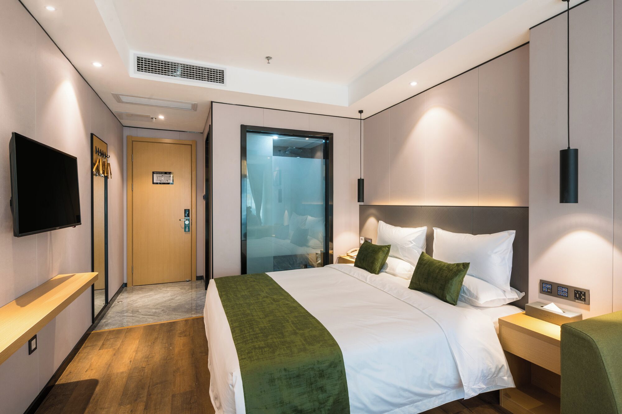 コンフォート シングルルーム シティビュー | デスク、ノートパソコン用作業スペース、遮光カーテン、アイロン / アイロン台