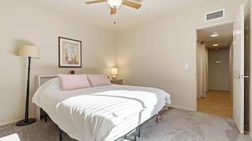 Comfort Apartment | Iron/ironing board, free WiFi, bed sheets