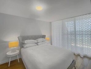 2 chambres, fer et planche à repasser, Wi-Fi, draps fournis