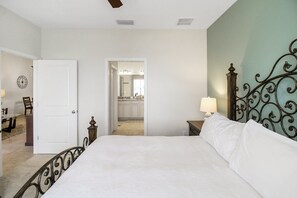 2 bedrooms, free WiFi, bed sheets - Stunning 2nd floor condo at Esplanade Golf & Country Club - Golf Included - Wait N Sea (Bradenton)