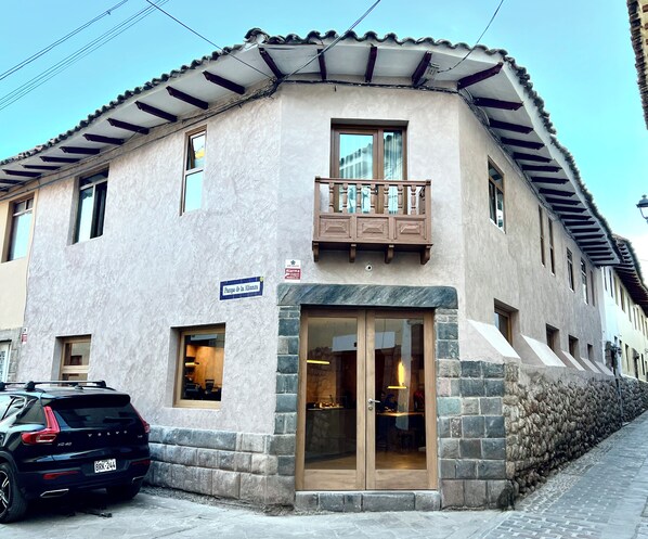 Front of property - HOTEL MONTES CENTRAL (Cusco)