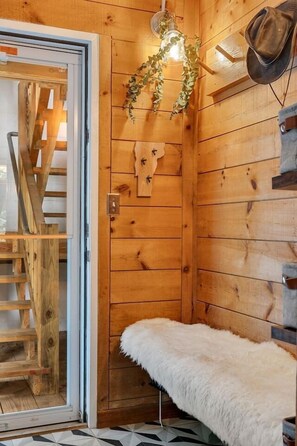 Interior - Bridges Cozy Hideaway at Sugarbush (Warren)
