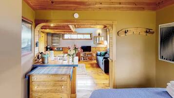 1 bedroom, WiFi, bed sheets