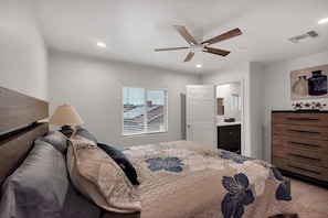 Desk, iron/ironing board, free WiFi, bed sheets - Panoramic Balcony Views | Pet-Friendly Casita (Tucson)