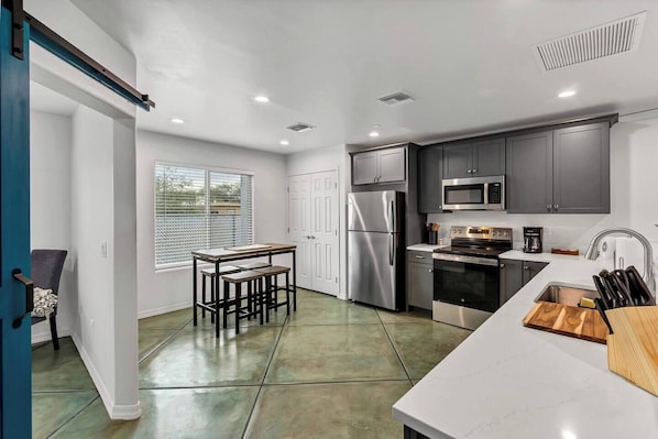Fridge, microwave, oven, stovetop - Panoramic Balcony Views | Pet-Friendly Casita (Tucson)