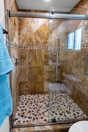 Shower, hair dryer - Walk to Mercado | Skyline Views | Private Casita (Tucson)