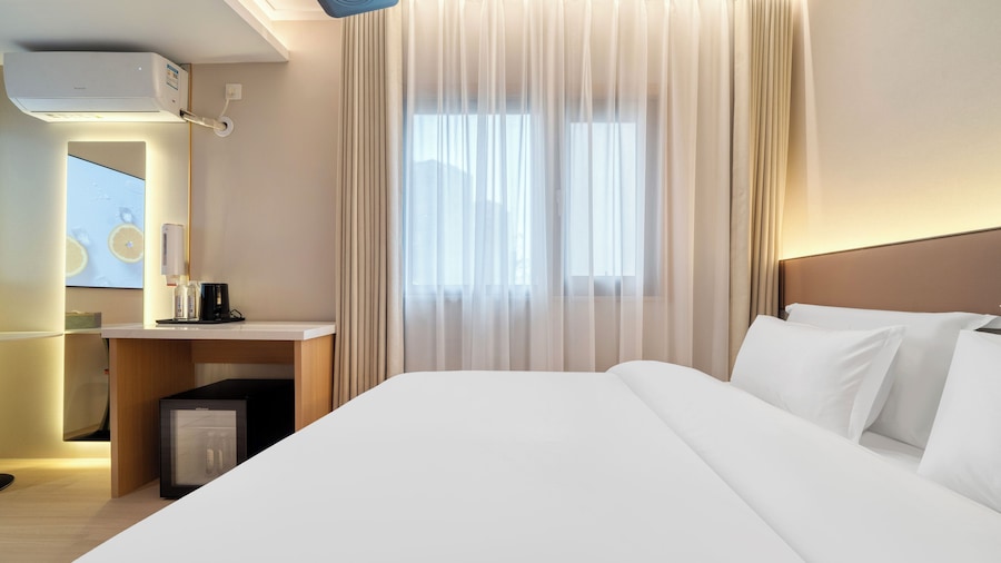 杭東東巨幕影院酒店