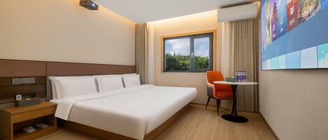 シニア ダブルルーム | ミニバー (無料)、デスク、遮光カーテン、アイロン / アイロン台