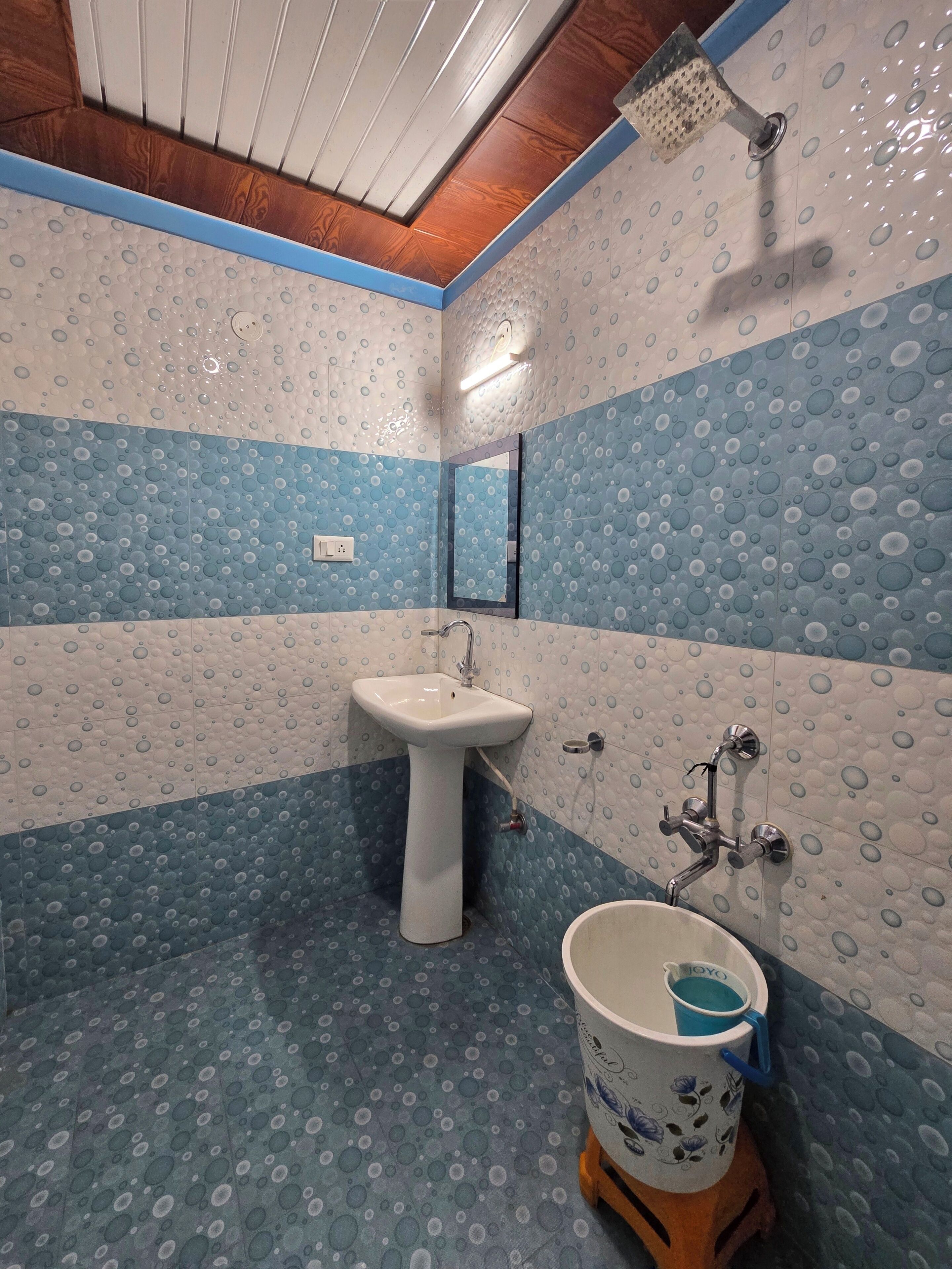 Premium Room, Balcony, Mountain View | Bathroom | Shower, free toiletries, towels, soap