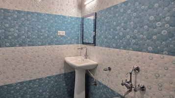 Premium Room, Balcony, Mountain View | Bathroom | Shower, free toiletries, towels, soap