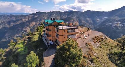 The Cozy Corner Hilltop 360 View Retreat