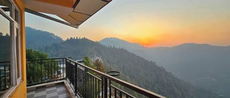 Premium Room, Balcony, Mountain View | Terrace/patio