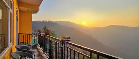 Premium Room, Balcony, Mountain View | Terrace/patio