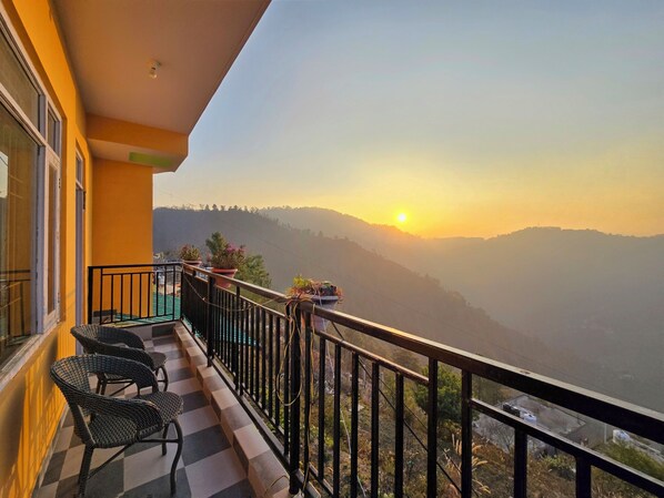 Premium Room, Balcony, Mountain View | Terrace/patio - The Cozy Corner Hilltop 360 View Retreat (Shimla)