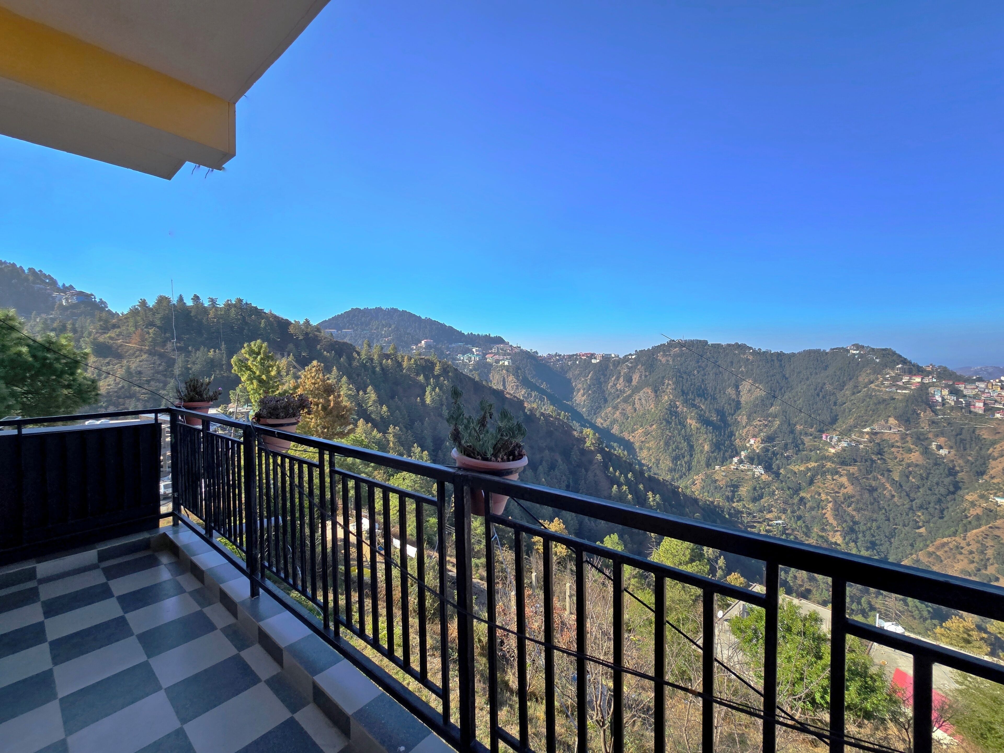 Premium kamer, balkon, uitzicht op bergen | Uitzicht vanaf balkon