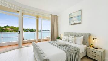 Strykjärn/strykbräda, wi-fi och sängkläder