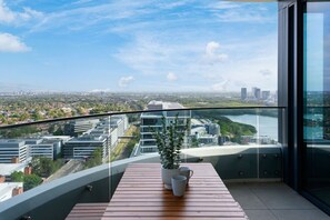 Outdoor dining - Rhodes WarterView 3BR Harmony Residence (Rhodes)