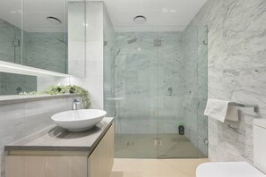 Hair dryer - Rhodes WarterView 3BR Harmony Residence (Rhodes)