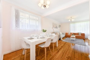 Dining - Warm 2BR Home • Relaxing Stay Near St Marys Centre (Saint Marys)