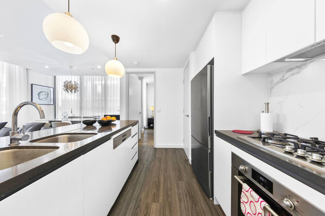 冰箱、微波炉、烤箱、炉灶